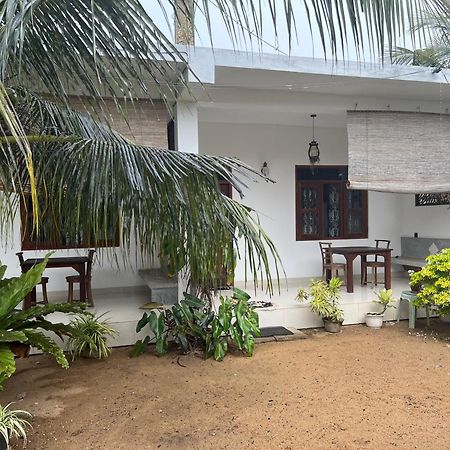 Awesome Guest Mirissa Hotel Exterior foto