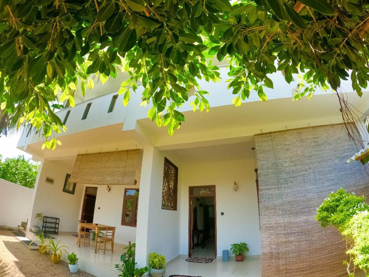 Awesome Guest Mirissa Hotel Exterior foto