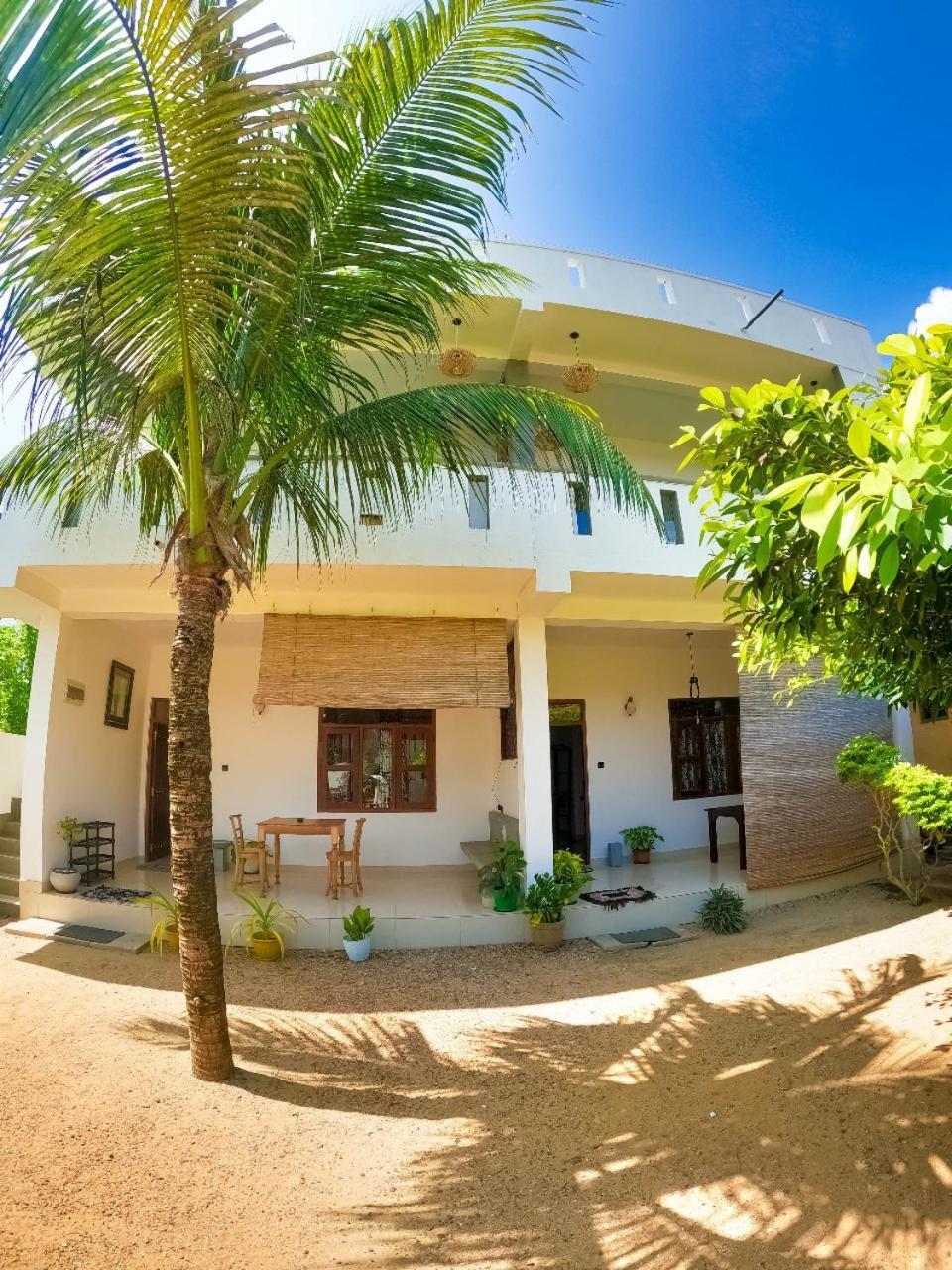 Awesome Guest Mirissa Hotel Exterior foto